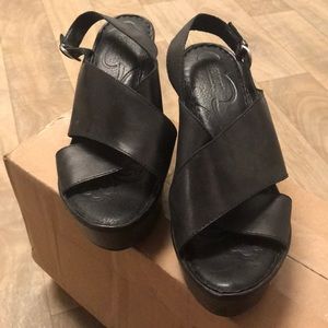 Born Emmy Platform Wedge Sandals